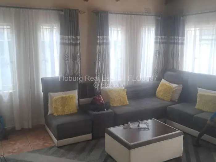 4 Bedroom House for Sale in Chitungwiza, Chitungwiza
