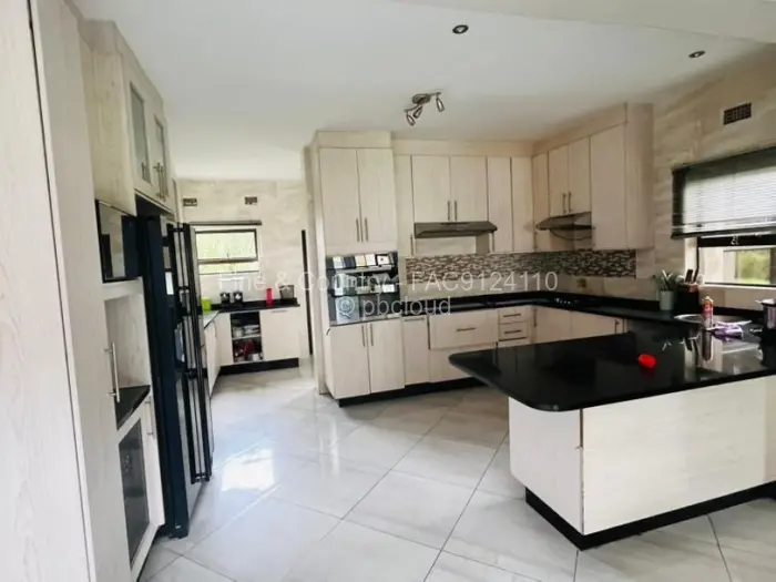 6 Bedroom House for Sale in Ballantyne Park, Harare
