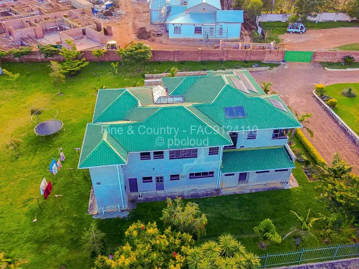 6 Bedroom House for Sale in Ballantyne Park, Harare