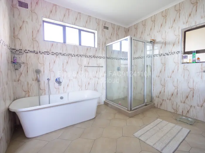 6 Bedroom House for Sale in Ballantyne Park, Harare