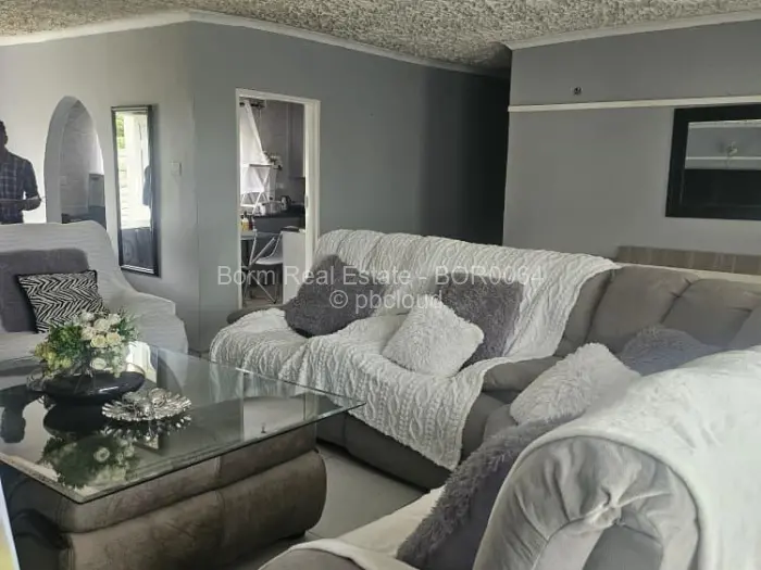 2 Bedroom Cottage/Garden Flat for Sale in Vainona, Harare