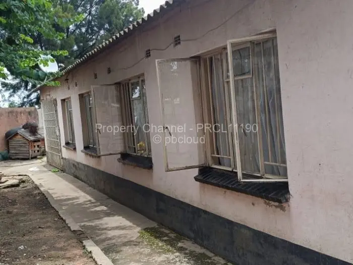 4 Bedroom House for Sale in Glen View, Harare