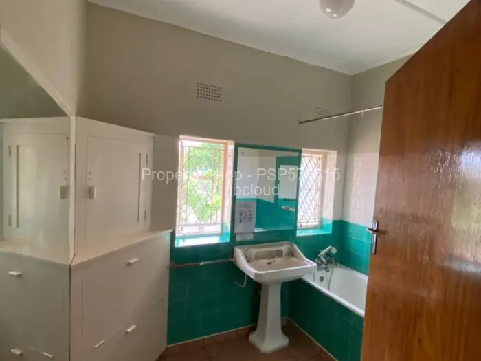 3 Bedroom House for Sale in Suburbs, Bulawayo