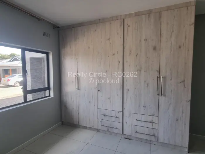 Townhouse/Cluster for Sale in Waterfalls, Harare