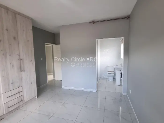 Townhouse/Cluster for Sale in Waterfalls, Harare