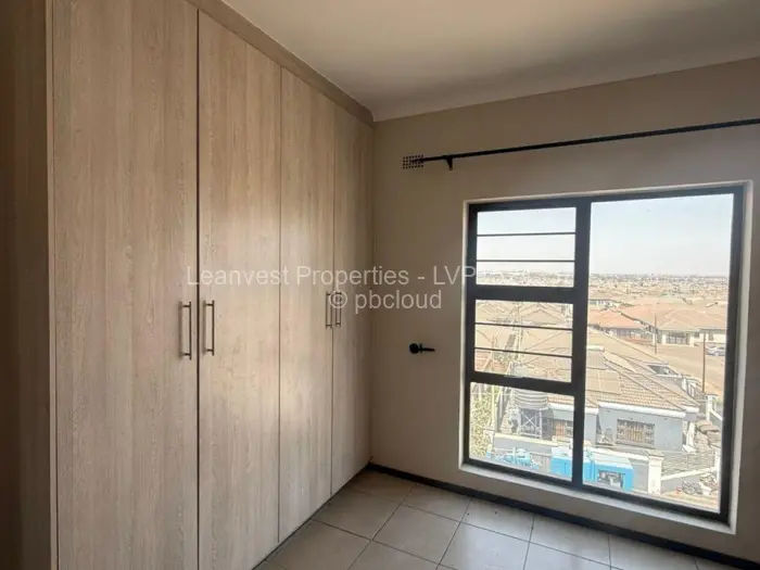 6 Bedroom House for Sale in Glen Lorne, Harare