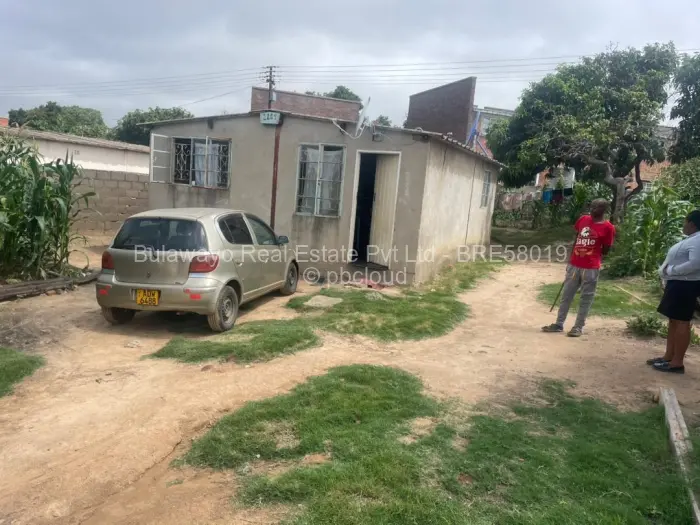 2 Bedroom House for Sale in Magwegwe, Bulawayo