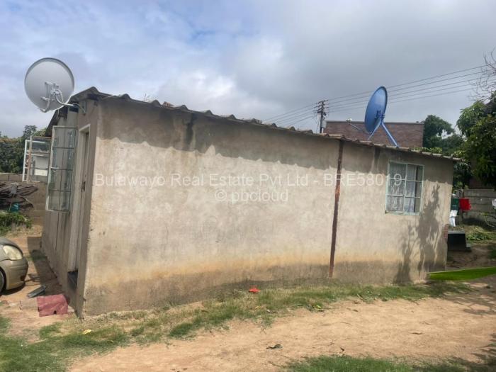 2 Bedroom House for Sale in Magwegwe, Bulawayo