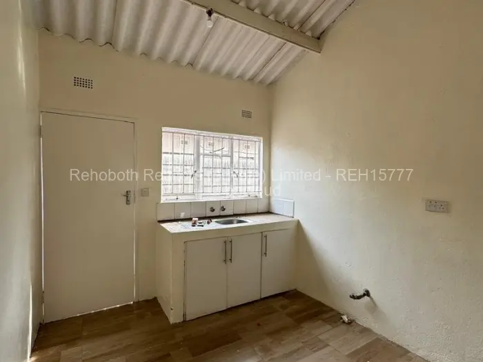 2 Bedroom House to Rent in Budiriro, Harare