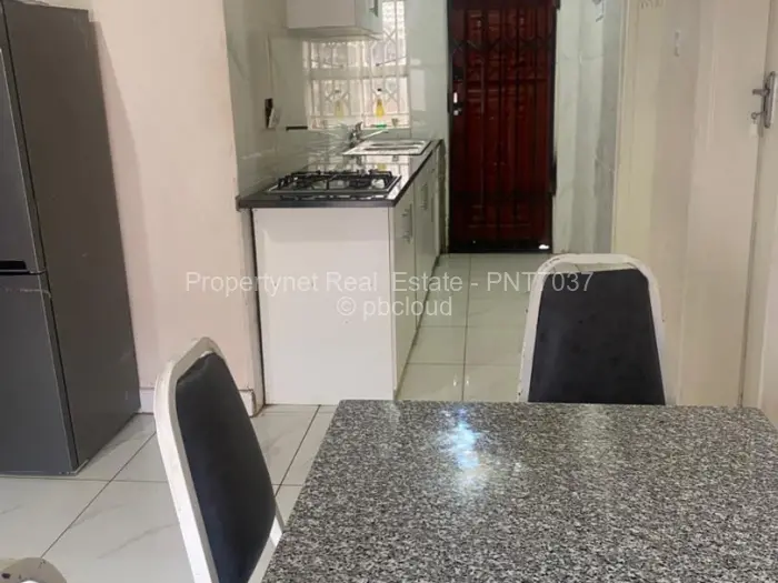 8 Bedroom House for Sale in Adelaide Pk Gweru, Gweru