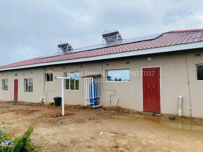 8 Bedroom House for Sale in Adelaide Pk Gweru, Gweru