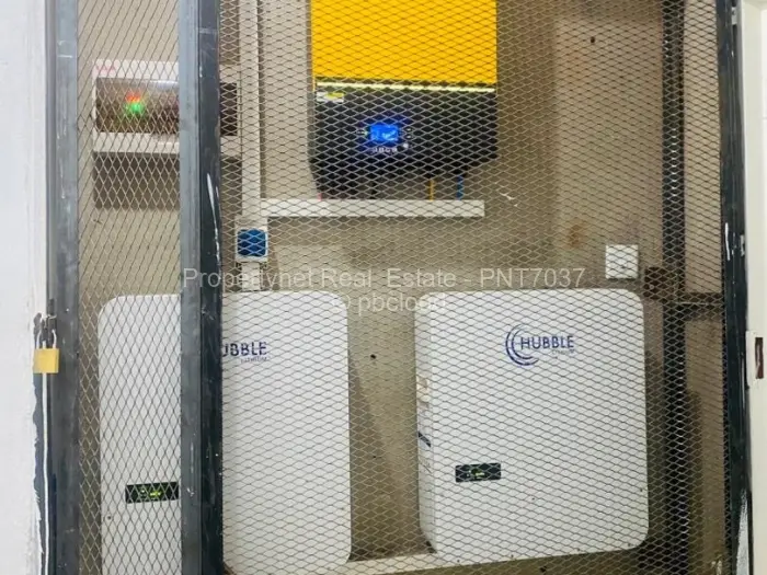 8 Bedroom House for Sale in Adelaide Pk Gweru, Gweru