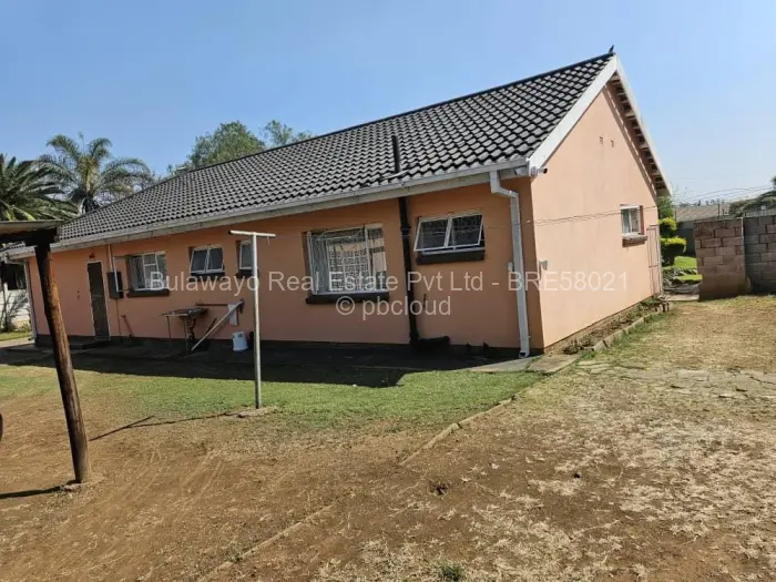 3 Bedroom House for Sale in Ilanda, Bulawayo