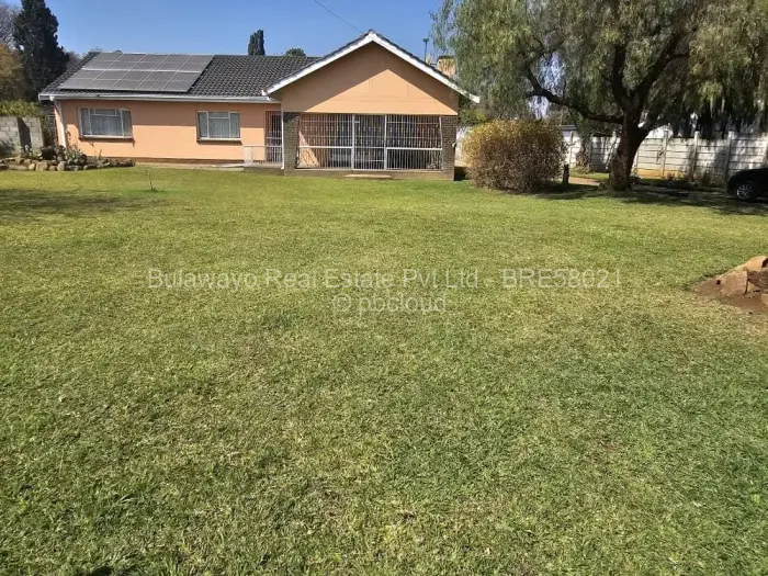 3 Bedroom House for Sale in Ilanda, Bulawayo