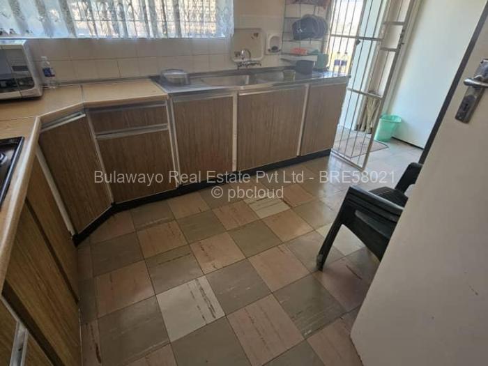3 Bedroom House for Sale in Ilanda, Bulawayo