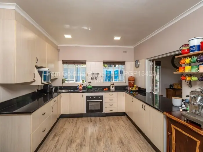 Townhouse/Cluster to Rent in Greystone Park, Harare