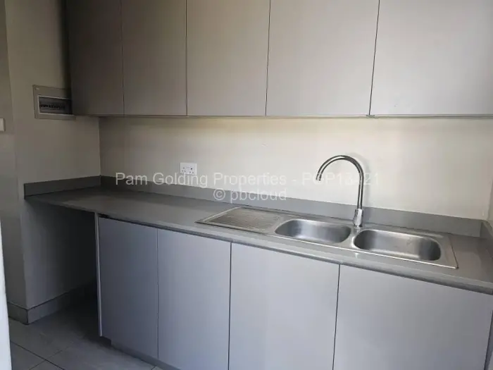 Townhouse/Cluster to Rent in Highlands, Harare