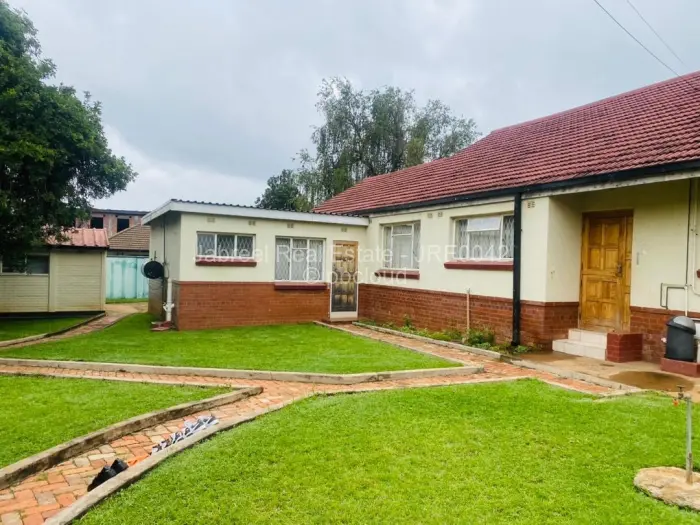 5 Bedroom House to Rent in Upper Hillside, Harare