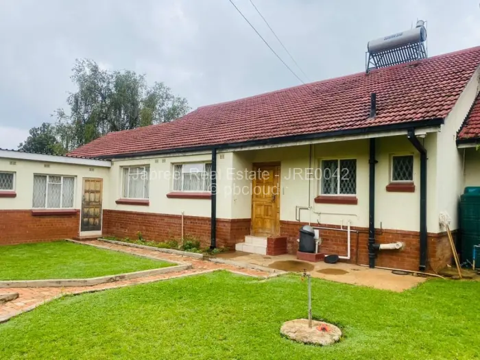 5 Bedroom House to Rent in Upper Hillside, Harare