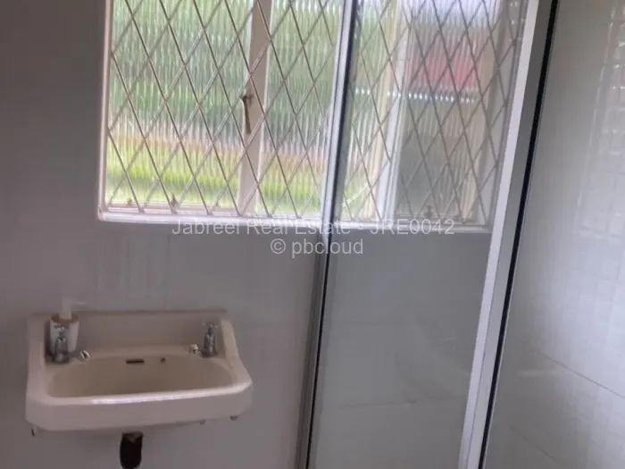 5 Bedroom House to Rent in Upper Hillside, Harare