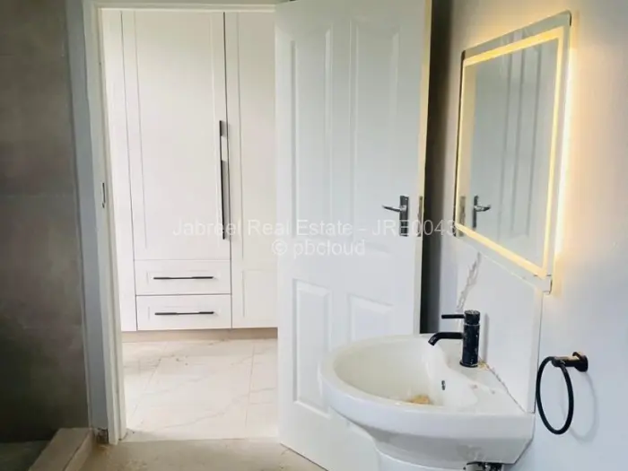 Townhouse/Cluster to Rent in Mount Pleasant, Harare