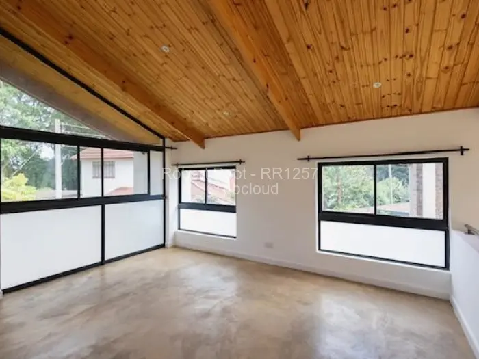 Townhouse/Cluster for Sale in Highlands, Harare