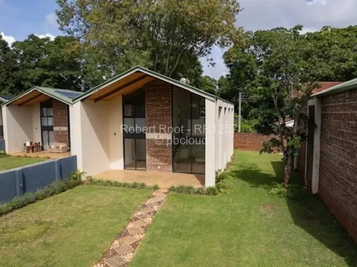 Townhouse/Cluster for Sale in Highlands, Harare