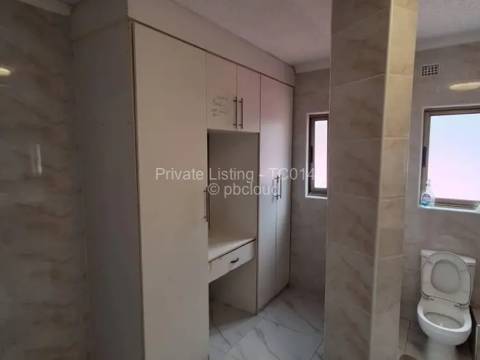 7 Bedroom House to Rent in Mandara