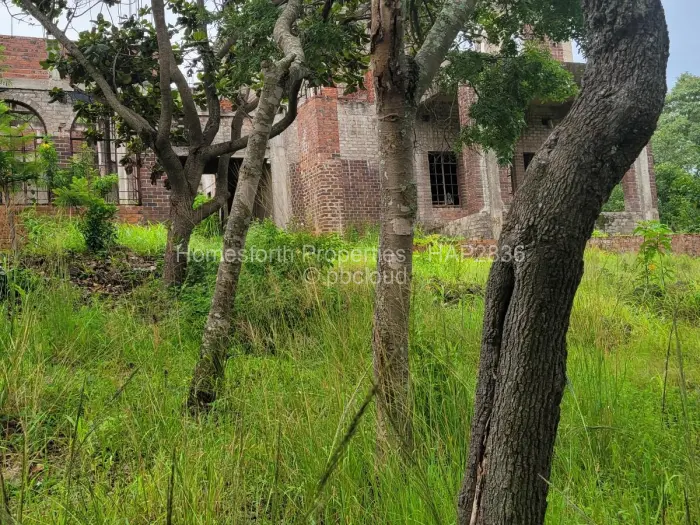 21 Bedroom House for Sale in Lake Chivero, Lake Chivero
