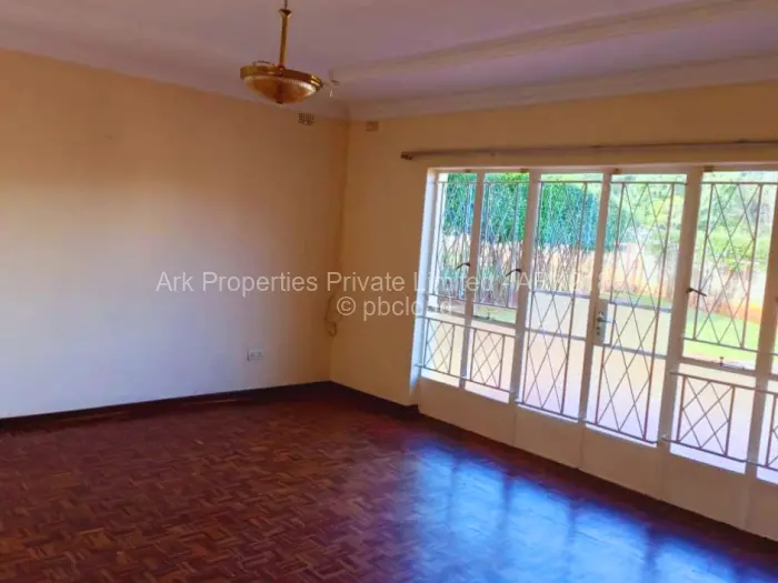5 Bedroom House to Rent in Borrowdale, Harare