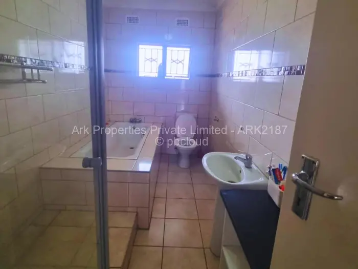 5 Bedroom House for Sale in Belvedere, Harare