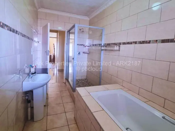 5 Bedroom House for Sale in Belvedere, Harare