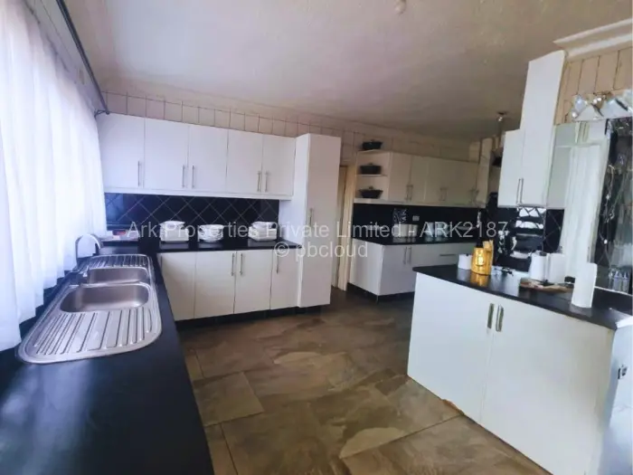 5 Bedroom House for Sale in Belvedere, Harare