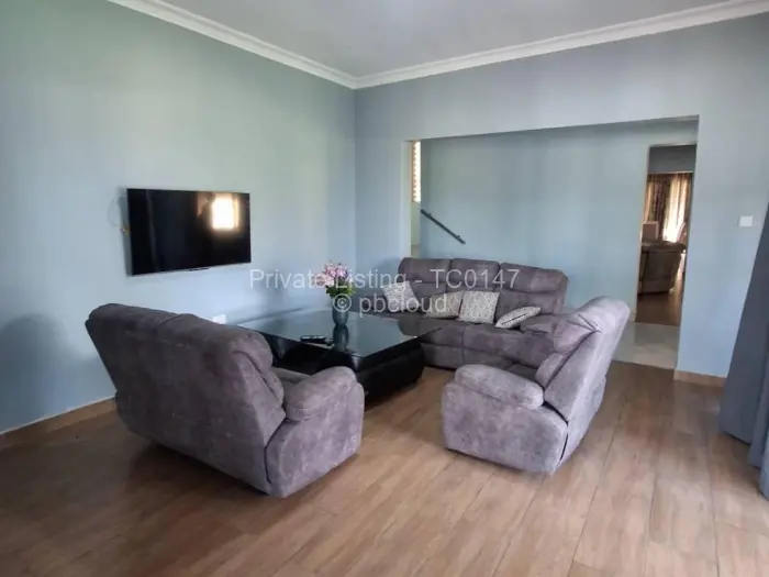 7 Bedroom House to Rent in Borrowdale, Harare