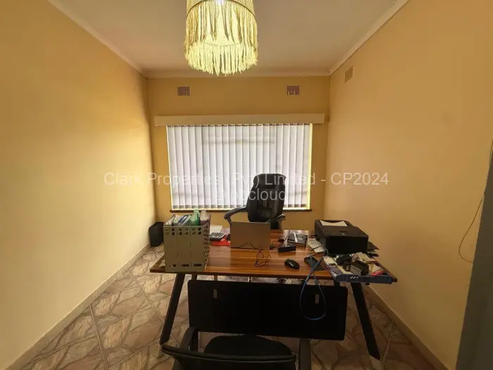 Office to Rent in Alexandra Park