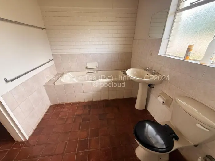 Office to Rent in Alexandra Park