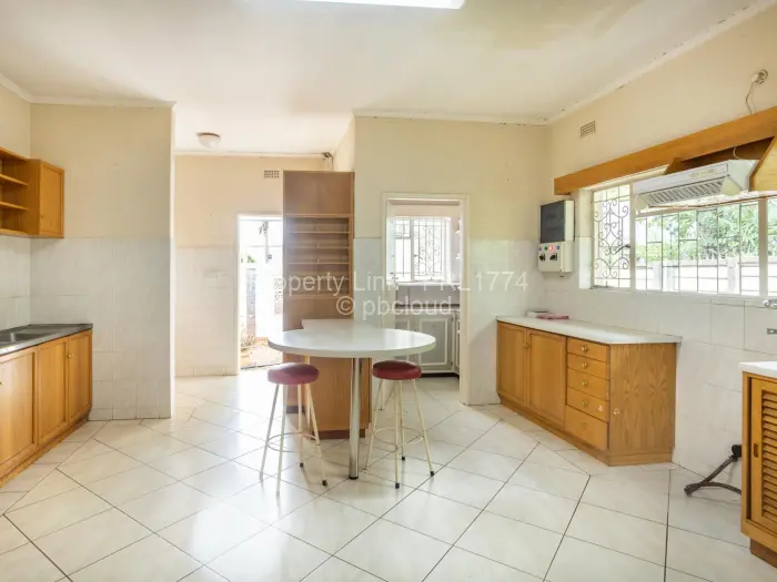 5 Bedroom House for Sale in Avondale, Harare