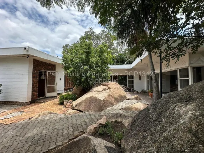 4 Bedroom House for Sale in Burnside, Bulawayo
