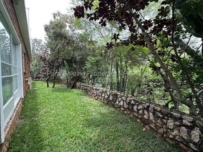 4 Bedroom House for Sale in Burnside, Bulawayo