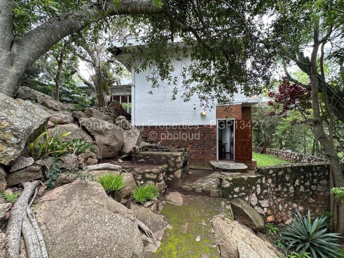 4 Bedroom House for Sale in Burnside, Bulawayo