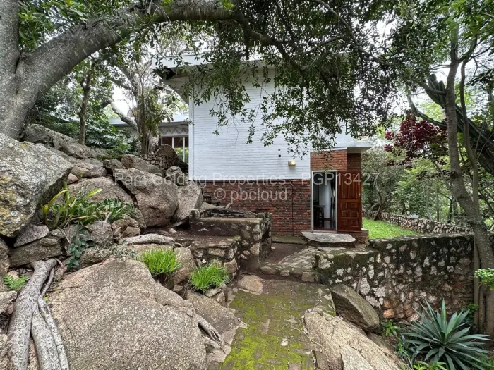 4 Bedroom House for Sale in Burnside, Bulawayo