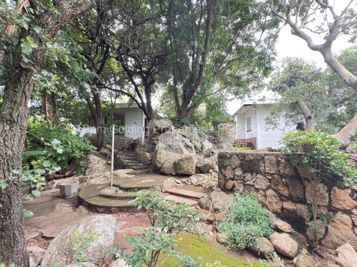 4 Bedroom House for Sale in Burnside, Bulawayo