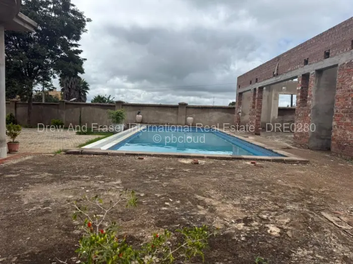 6 Bedroom House to Rent in Hogerty Hill, Harare