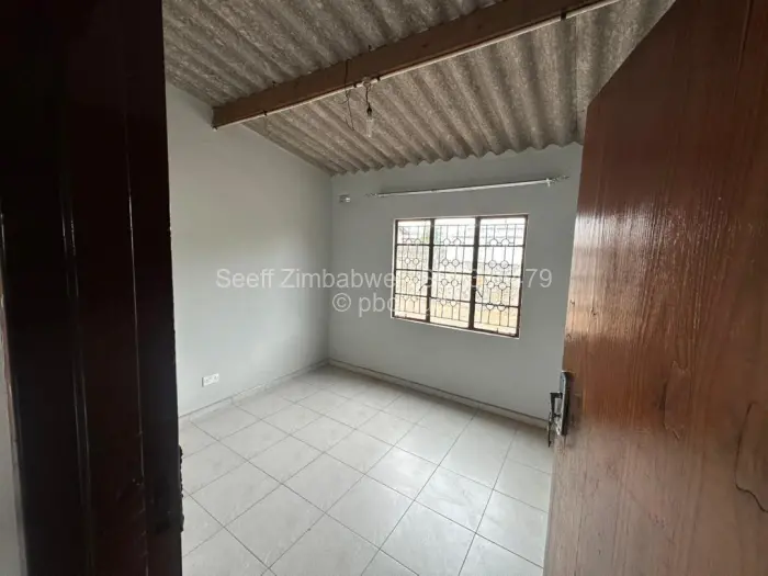 4 Bedroom House to Rent in Cowdray Park, Bulawayo