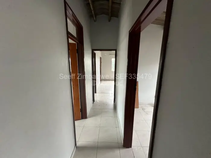 4 Bedroom House to Rent in Cowdray Park, Bulawayo