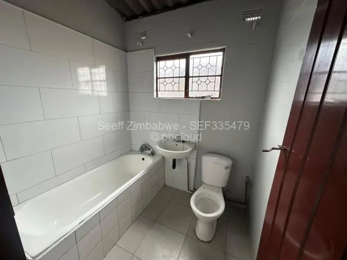 4 Bedroom House to Rent in Cowdray Park, Bulawayo