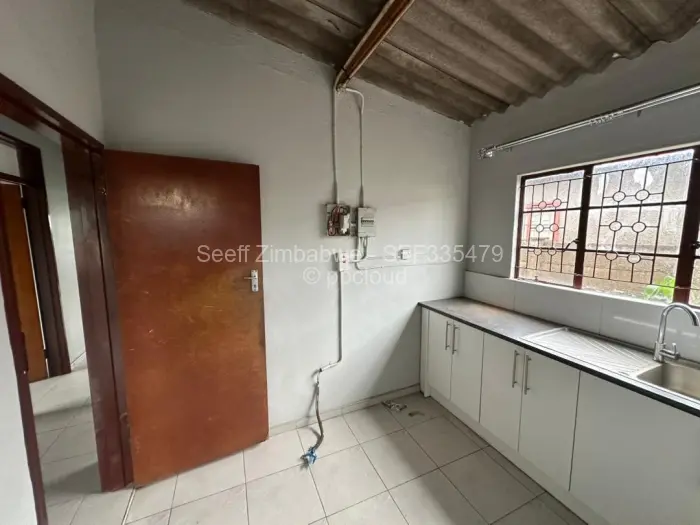 4 Bedroom House to Rent in Cowdray Park, Bulawayo