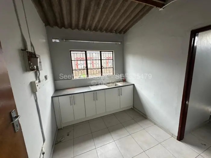 4 Bedroom House to Rent in Cowdray Park, Bulawayo