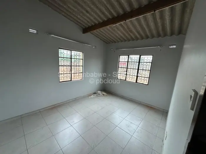 4 Bedroom House to Rent in Cowdray Park, Bulawayo