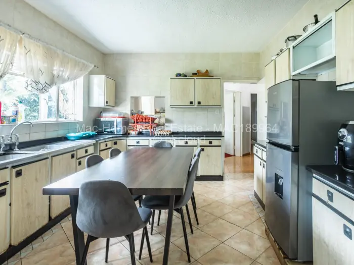 7 Bedroom House for Sale in Chisipite, Harare
